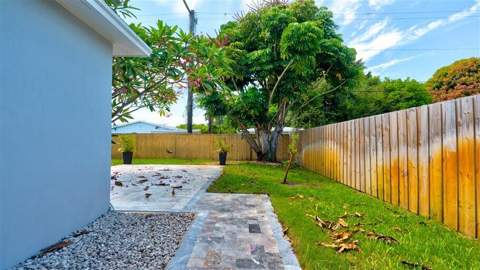 701 SE 1st Street, Boynton Beach FL - photo 15 of 59