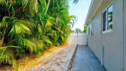 701 SE 1st Street, Boynton Beach FL - photo 16 of 59