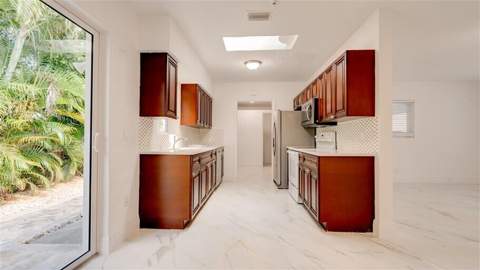 701 SE 1st Street, Boynton Beach FL - photo 23 of 59