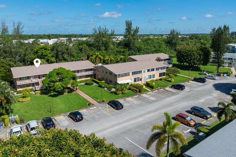 1 bedroom Condominium at 65 Camden C, Camden Condos, West Palm Beach — photo 2