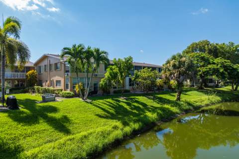 65 Camden C, West Palm Beach FL - photo 6 of 38