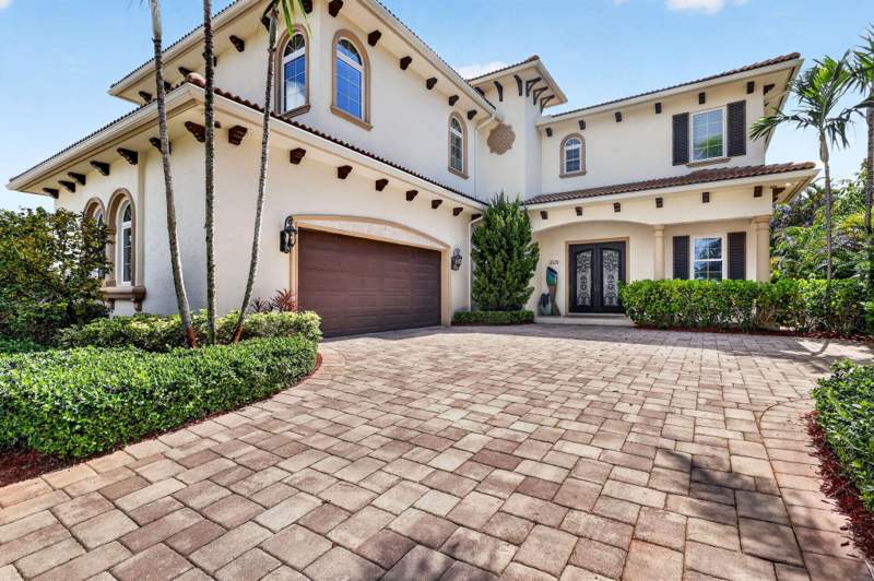 6 bedroom Single Family Residence at 3029 SW Cornell Avenue, Palm City Amended, Palm City — photo 2