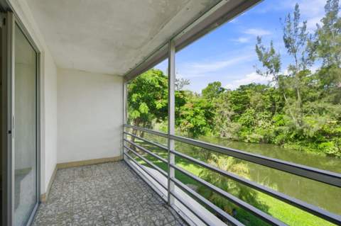 65 Camden C, West Palm Beach FL - photo 21 of 38