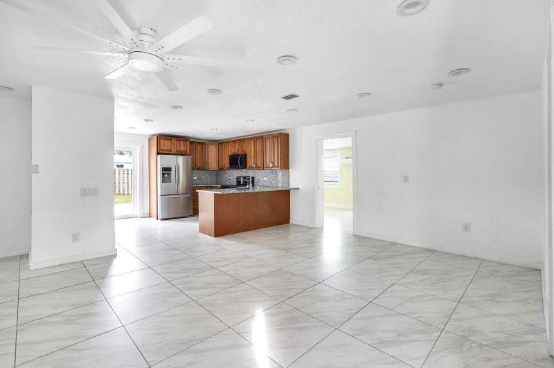 4 bedroom Single Family Residence at 4389 Bellewood Street, Palm Beach Square Unit 5, Palm Beach Gardens — photo 3