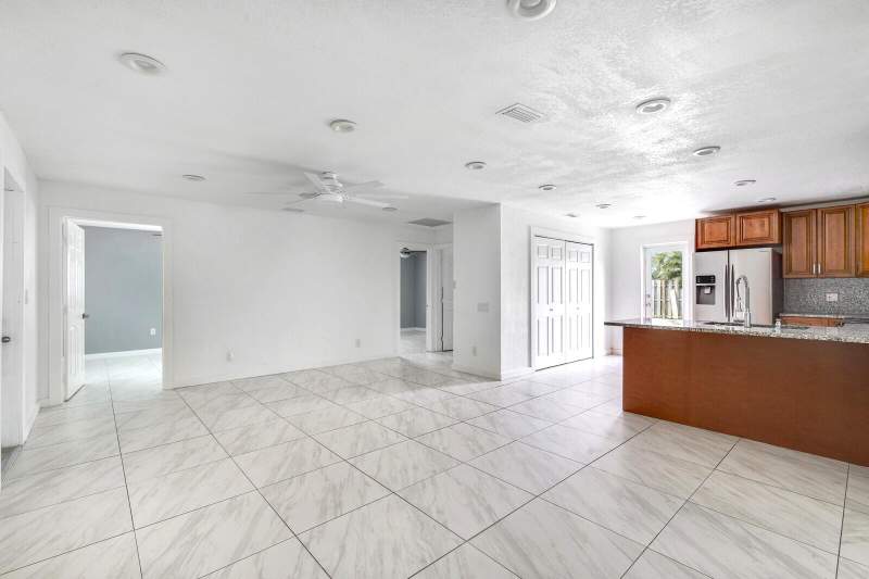4 bedroom Single Family Residence at 4389 Bellewood Street, Palm Beach Square Unit 5, Palm Beach Gardens — photo 4