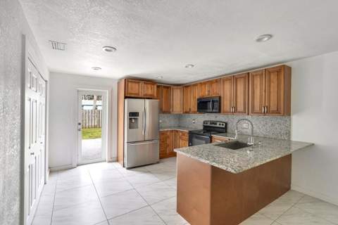 4389 Bellewood Street, Palm Beach Gardens FL - photo 6 of 22
