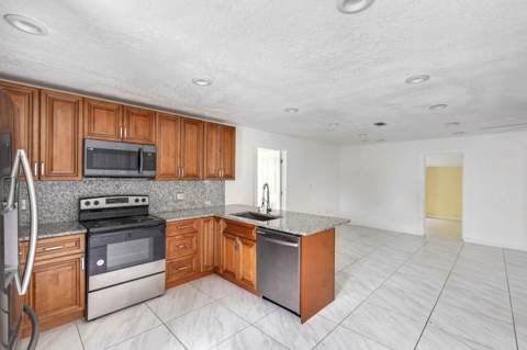 4389 Bellewood Street, Palm Beach Gardens FL - photo 7 of 22