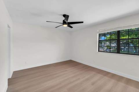 176 NW 106th Terrace, Pembroke Pines FL - photo 6 of 41