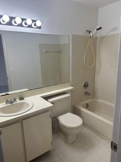 11605 NW 11th Street, Pembroke Pines FL - photo 10 of 20
