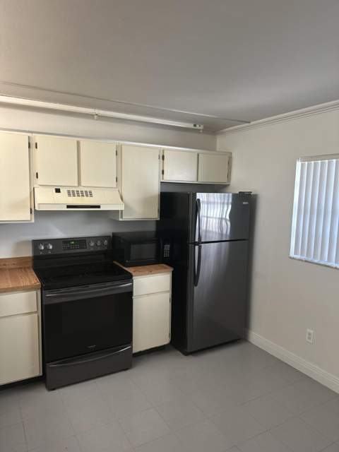 11605 NW 11th Street, Pembroke Pines FL - photo 13 of 20