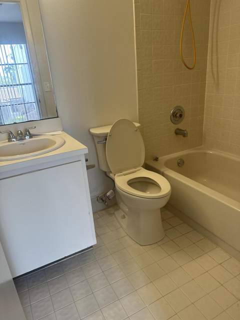 11605 NW 11th Street, Pembroke Pines FL - photo 9 of 20