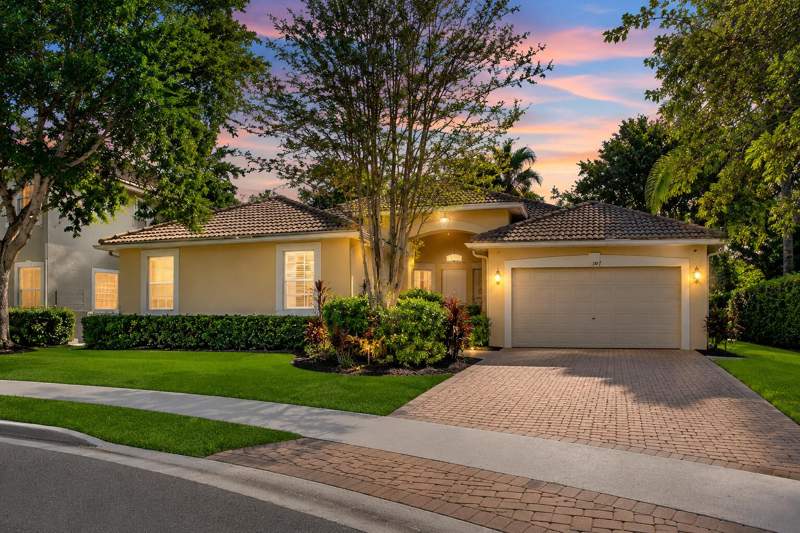 5 bedroom Single Family Residence at 7104 NW 48TH Lane, SECRET POND170-70, Coconut Creek — photo 1