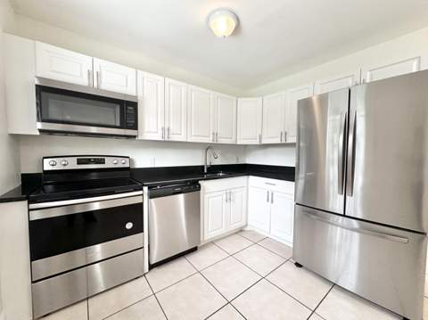 4845 Andros Drive, West Palm Beach FL - photo 13 of 55