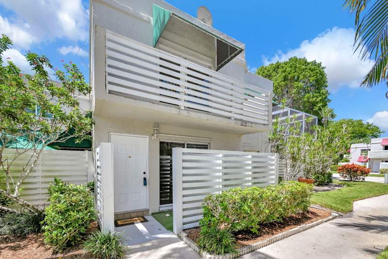 3 bedroom Townhouse at 544 NW 98th Avenue, Jacaranda Parcel 611, Plantation — photo 2