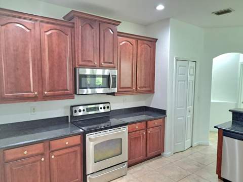 2262 SE Glover Street, Port St. Lucie FL - photo 9 of 20