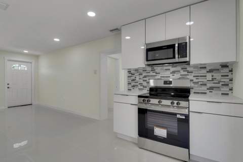 4785 Clinton Boulevard, Lake Worth FL - photo 18 of 32
