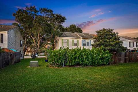 408 Georgian Park Drive, Jupiter FL - photo 22 of 32
