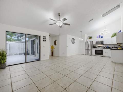 5933 Golden Eagle Circle, Palm Beach Gardens FL - photo 11 of 31