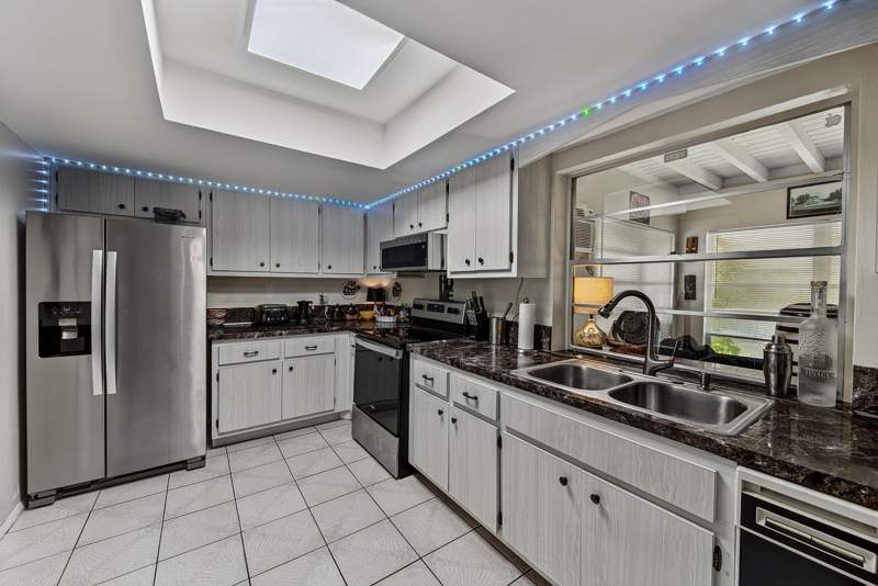 2 bedroom Single Family Residence at 2930 NW 1st Drive, Leisureville Third Sec, Pompano Beach — photo 4
