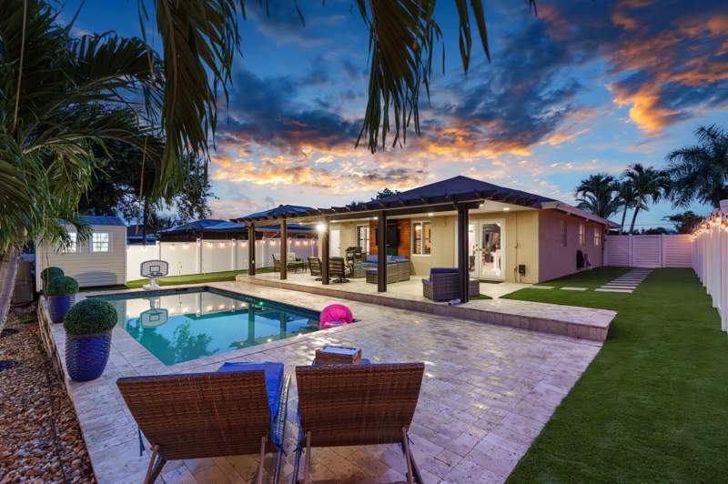 3 bedroom Single Family Residence at 533 NE 1st Avenue, Joseph And Blanche Ely Plat, Deerfield Beach — photo 2