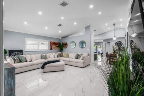 533 NE 1st Avenue, Deerfield Beach FL - photo 6 of 54