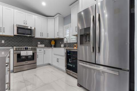 533 NE 1st Avenue, Deerfield Beach FL - photo 18 of 54