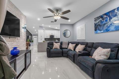 533 NE 1st Avenue, Deerfield Beach FL - photo 21 of 54