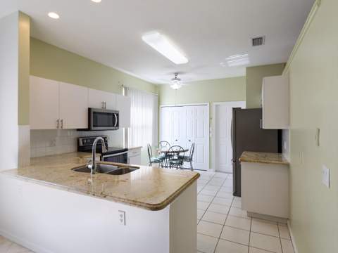 907 NW Sarria Court, Port St. Lucie FL - photo 9 of 21