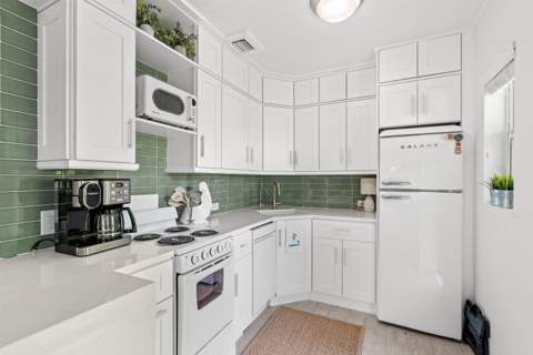 1025 Casuarina Road #7, Delray Beach FL - photo 10 of 21