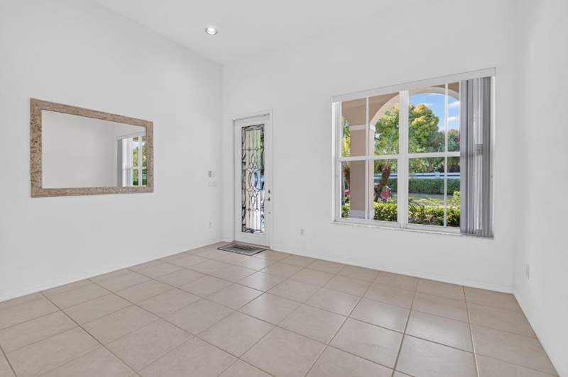 3 bedroom Single Family Residence at 8107 Bellafiore Way, Melrose Pud Pod G, Boynton Beach — photo 3