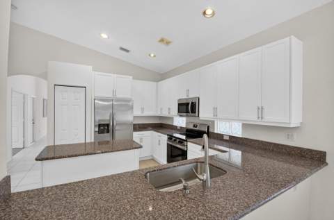 8107 Bellafiore Way, Boynton Beach FL - photo 6 of 32