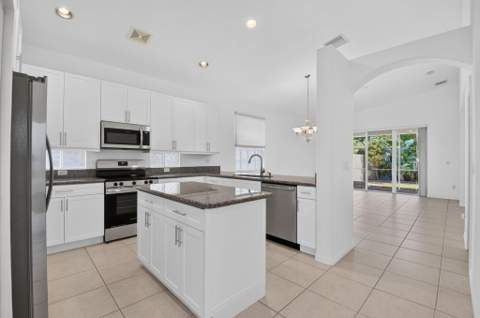 8107 Bellafiore Way, Boynton Beach FL - photo 7 of 32