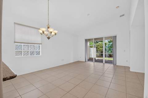 8107 Bellafiore Way, Boynton Beach FL - photo 11 of 32