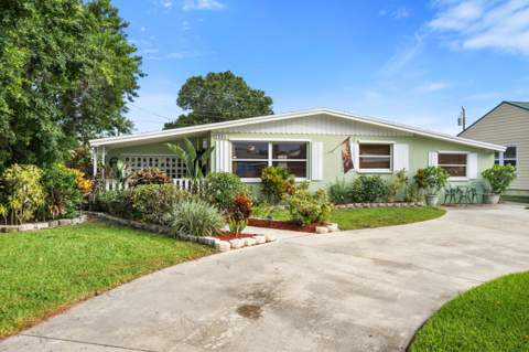 2330 SE Madison Street, Stuart FL - photo 8 of 40