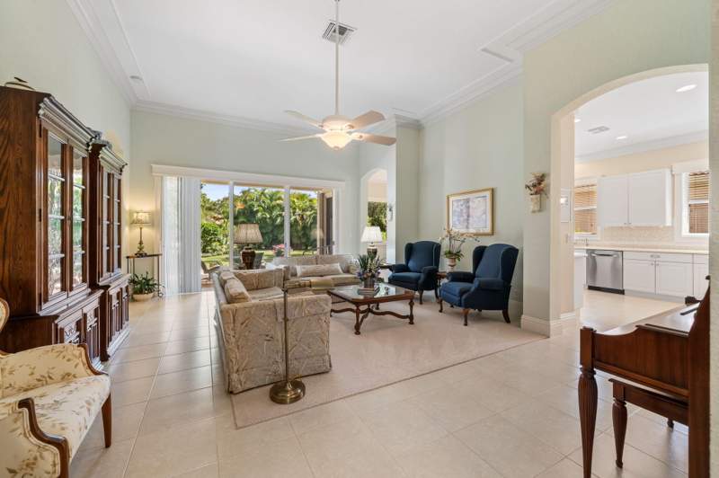 3 bedroom Single Family Residence at 9139 Bay Harbour Circle, Baywinds Rpd 1, West Palm Beach — photo 4