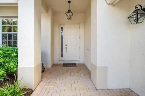 9139 Bay Harbour Circle, West Palm Beach FL - photo 22 of 39