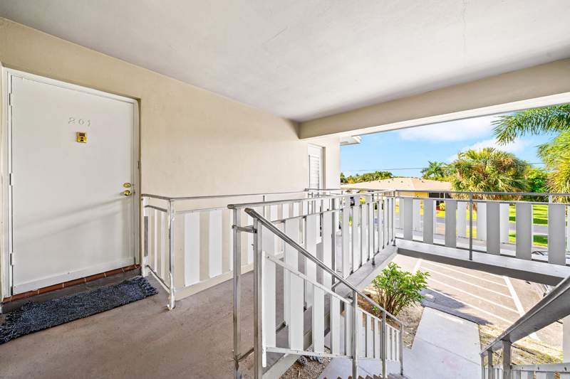2 bedroom Condominium at 315 Circle Drive #201, Four Sea Suns Condo, Boynton Beach — photo 3