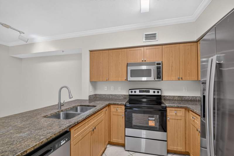 3 bedroom Condominium at 6370 Emerald Dunes Drive #203, Villas At Emerald Dunes Condo, West Palm Beach — photo 2