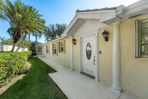 693 Hudson Bay Drive, Palm Beach Gardens FL - photo 12 of 59