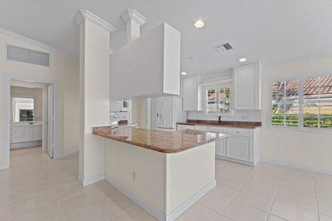 693 Hudson Bay Drive, Palm Beach Gardens FL - photo 16 of 59