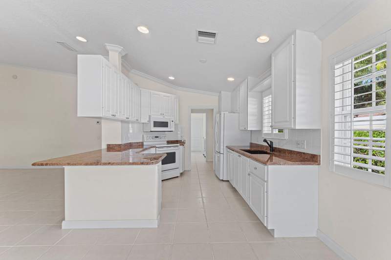 2 bedroom Villa at 693 Hudson Bay Drive, Isles At Palm Beach Gardens, Palm Beach Gardens — photo 4