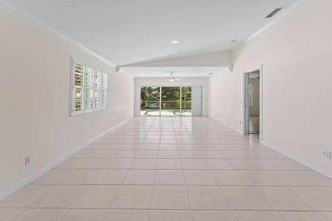 693 Hudson Bay Drive, Palm Beach Gardens FL - photo 19 of 59