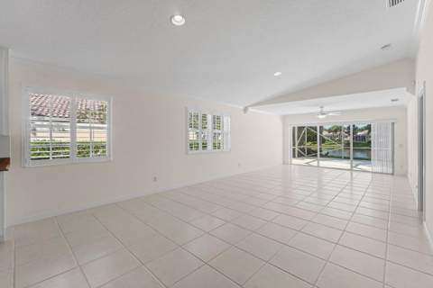 693 Hudson Bay Drive, Palm Beach Gardens FL - photo 6 of 59