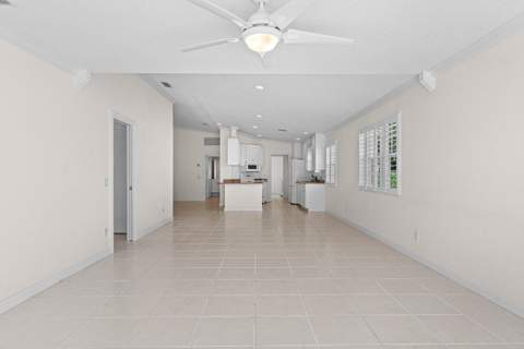 693 Hudson Bay Drive, Palm Beach Gardens FL - photo 21 of 59