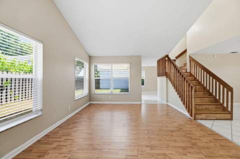 2716 Arrowwood Court, Davie FL - photo 7 of 40