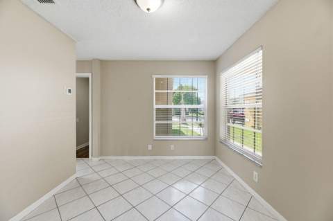 2716 Arrowwood Court, Davie FL - photo 10 of 40