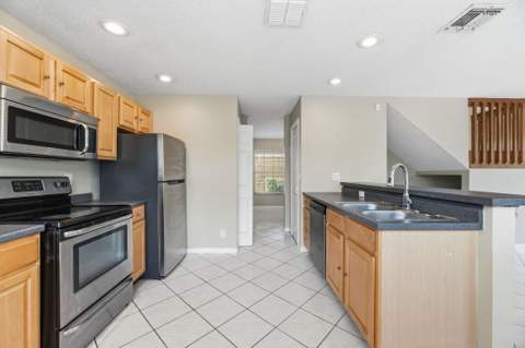 2716 Arrowwood Court, Davie FL - photo 13 of 40