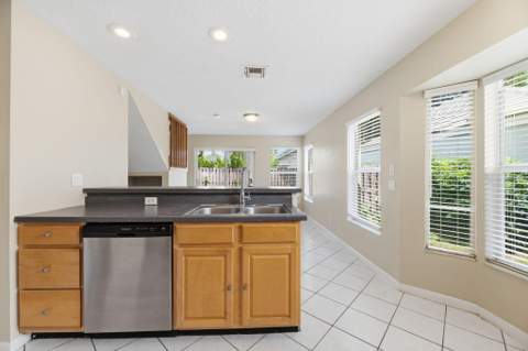 2716 Arrowwood Court, Davie FL - photo 15 of 40