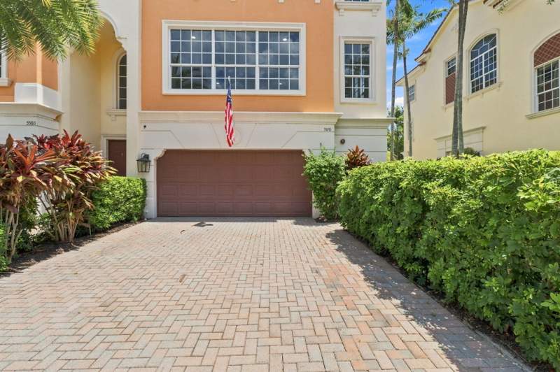 4 bedroom Townhouse at 5570 NE Trieste Way, Trieste At Boca, Boca Raton — photo 2
