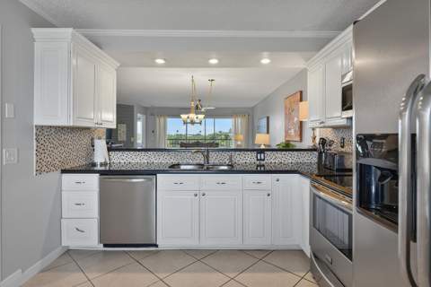 275 Palm Avenue #A407, Jupiter FL - photo 7 of 32